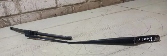 Skoda Octavia Mk2 (1Z) Front wiper blade arm 1Z1955410