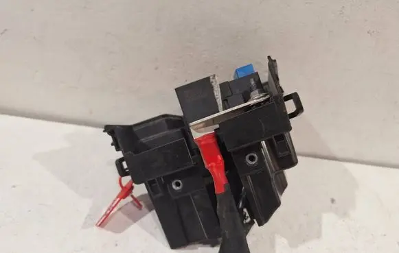 Renault Captur II Fuse box set 252361535R