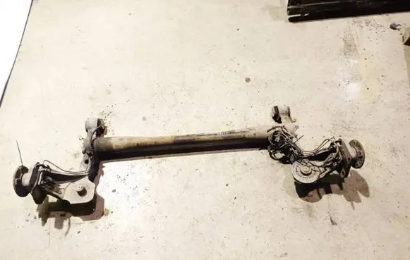 Opel Zafira B Rear subframe 