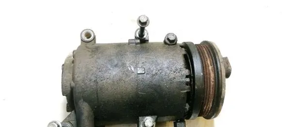 Ford Focus Air conditioning (A/C) compressor (pump) 3m5h19d629de