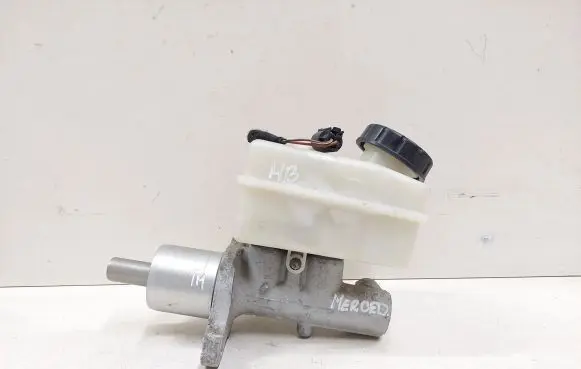Master brake cylinder