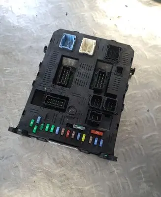Peugeot 307 Comfort/convenience module 9661940080