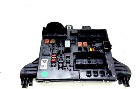 Opel Insignia A Fuse module 22737769 544949969