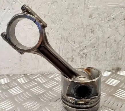 Volkswagen Golf VII Piston 