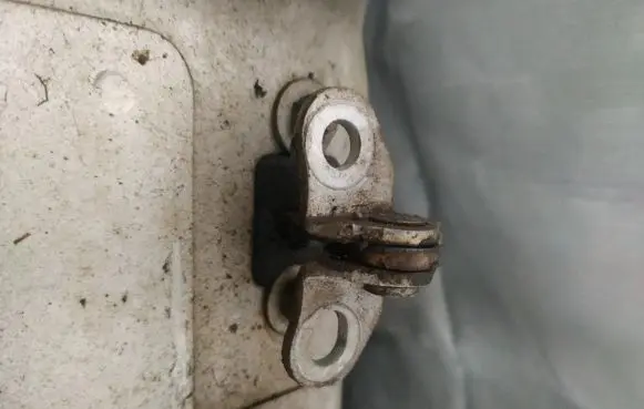 Citroen Xsara Front door check strap stopper 