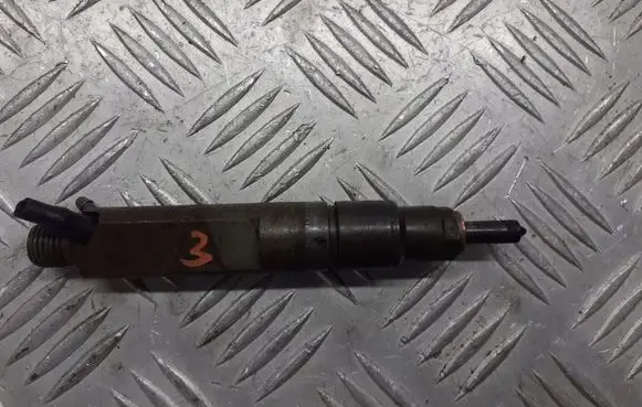 Audi A4 S4 B5 8D Fuel injector 028130201T