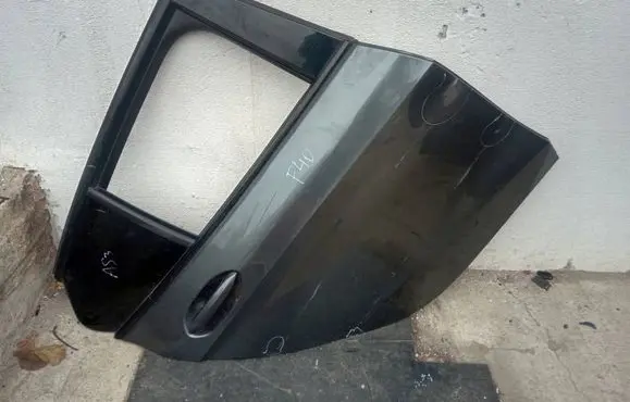 BMW 1 F40 Rear door