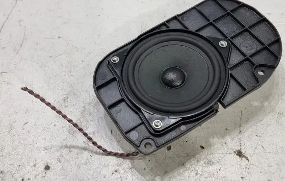 BMW 5 F10 F11 Parcel shelf speaker 923918401