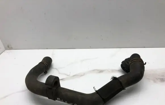 Volkswagen PASSAT B6 Engine coolant pipe/hose