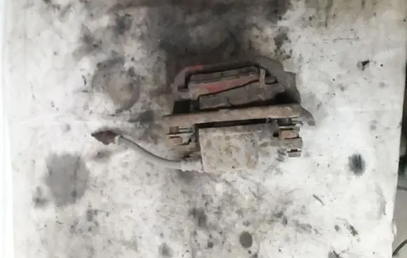 Toyota Avensis Verso Rear brake caliper