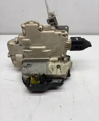 Audi A3 S3 A3 Sportback 8P Front door lock 4F1837016 1S10519S
