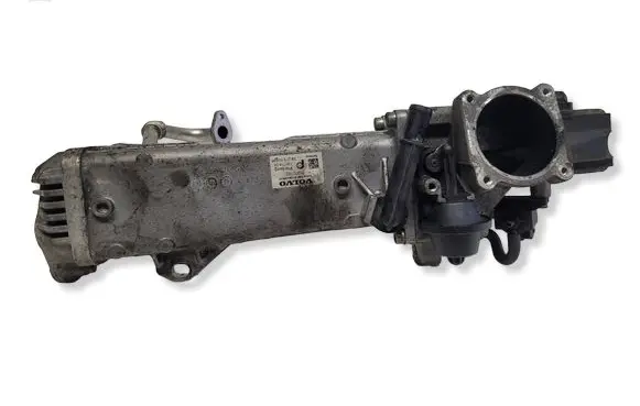 Volvo V70 EGR valve cooler 31272702 70171804