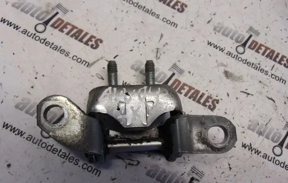 Toyota Avensis Verso Rear door upper hinge