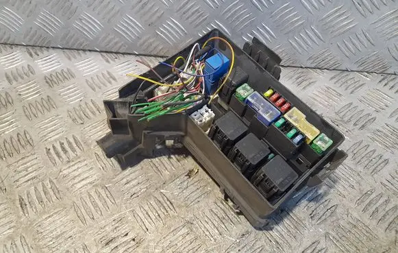 Toyota RAV 4 (XA30) Fuse box set