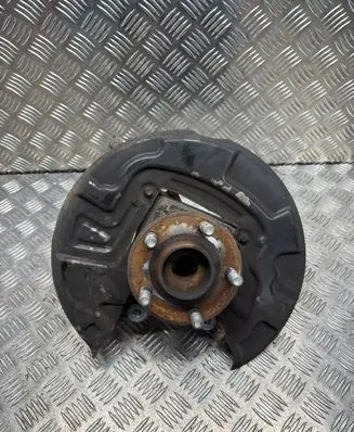 Rear wheel hub