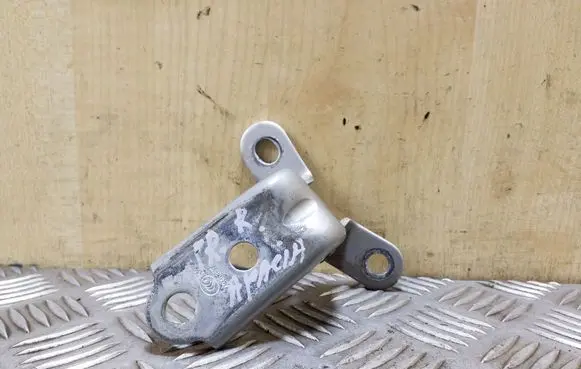 KIA Sportage Front door lower hinge 