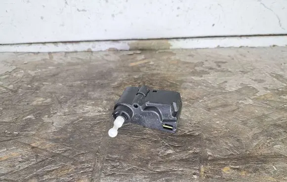 Opel Antara Headlight level adjustment motor 