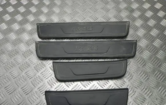 Hyundai ix35 Other sill/pillar trim element 858832Y100 T5818