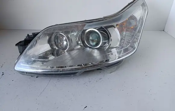 Citroen C4 I Headlight/headlamp 89902314 89902322