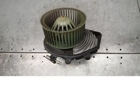 Audi A4 S4 B5 8D Heater fan/blower 740221233F