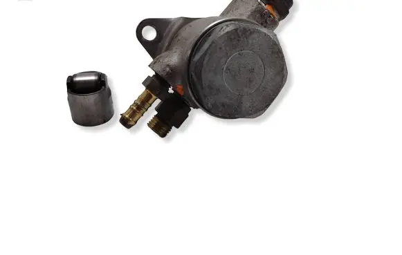 Volkswagen Tiguan Fuel injection high pressure pump 03C026C