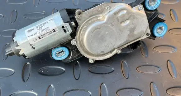 Volvo V70 Rear window wiper motor 31290787