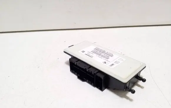 BMW X6 F16 Airbag control unit/module 6837359 A2C37764210 18B1640C03420