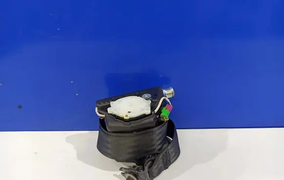 Volvo XC60 Middle seatbelt (rear) 39801845