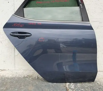 KIA Ceed Rear door