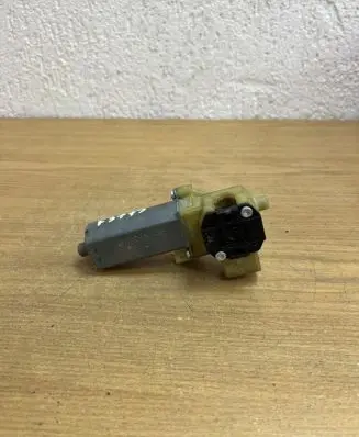 BMW X5 E70 Steering column adjust motor 0390203269 F3779