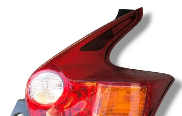Nissan Juke I F15 Rear/tail lights 26550-1KA0A