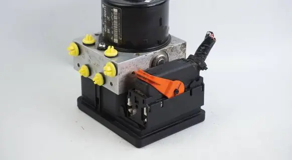 Toyota Yaris ABS Pump 445400D011 895410D030