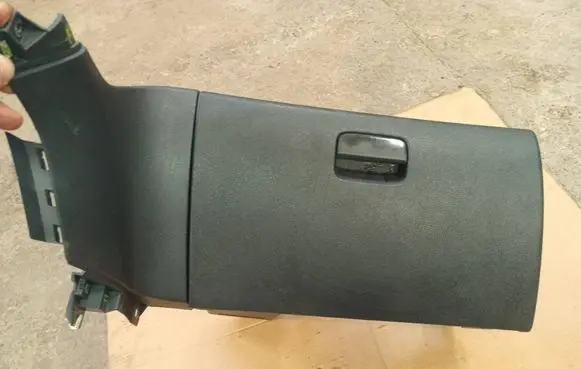 Peugeot 5008 Glove box 9685050177
