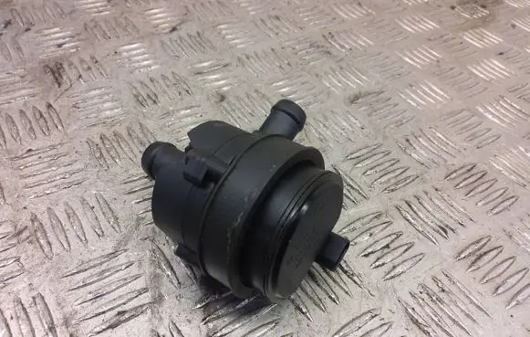 Mercedes-Benz A W176 Electric auxiliary coolant/water pump A0005000686