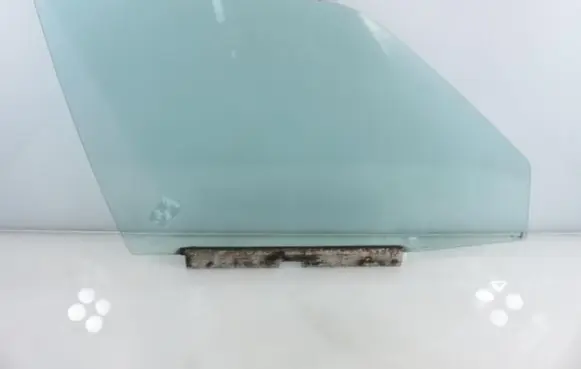 Mercedes-Benz E W124 Front door window glass four-door