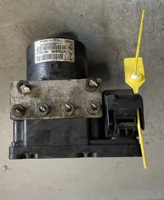 Volvo V70 Master brake cylinder DOVOLVOV70II2