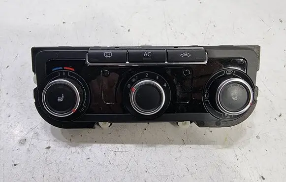 Volkswagen Tiguan Climate control unit 7N0907426L SW0202 5HB00975151