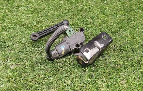 Audi A3 S3 8V Yaw turn rate sensor 5Q0907503 5Q0512521F