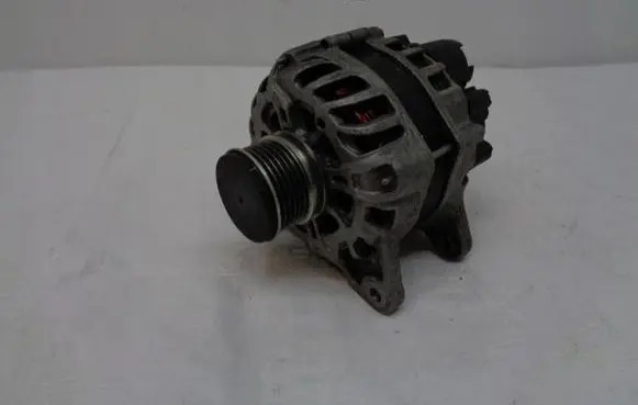 Renault Captur Generator/alternator 231008918R