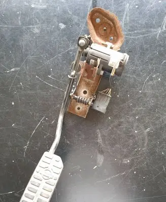Nissan Almera Tino Accelerator throttle pedal 0281002425 041200NA10159