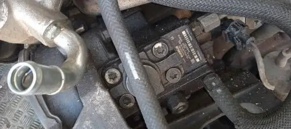 Chevrolet Captiva Fuel injection high pressure pump 0445010180 96859151