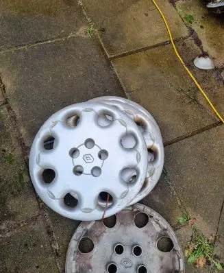Renault Megane II R15 wheel hub/cap/trim 