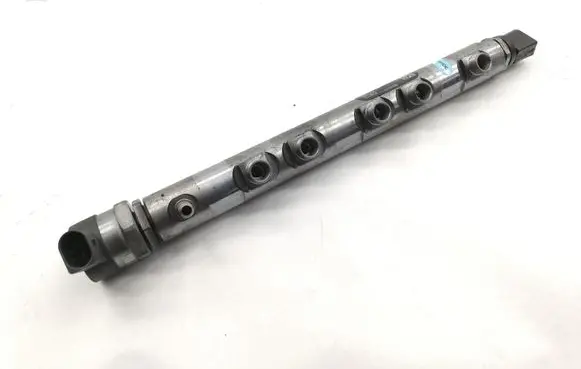 Toyota Avensis T270 Fuel main line pipe 0445214278