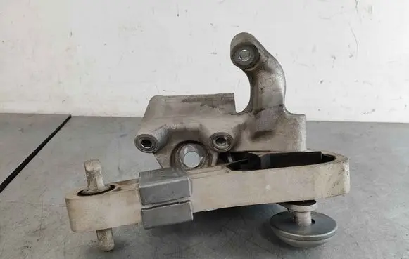 Volvo S90, V90 Engine mounting bracket 31430490