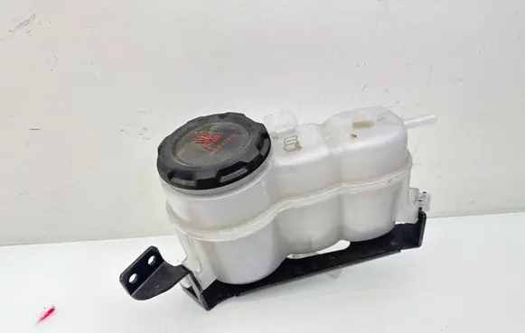 Volkswagen Golf VIII Coolant expansion tank/reservoir 3WA121407 3W121093 3WA121407C