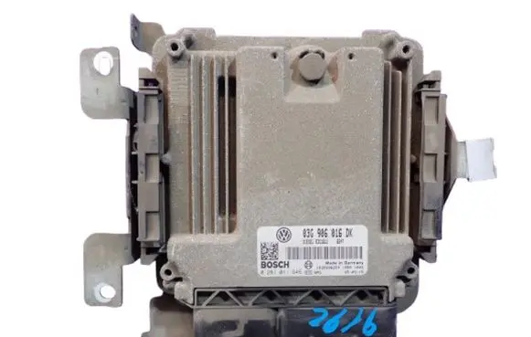 Volkswagen Touran I Engine control unit/module ECU 