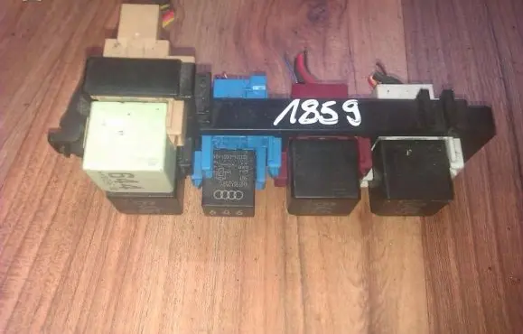 Volkswagen Golf VI Fuse box set