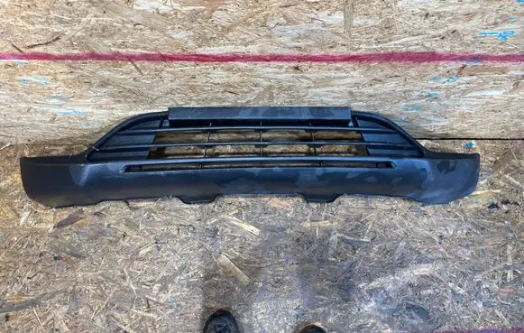Dacia Spring Front bumper 620228635R S2510B066-Z