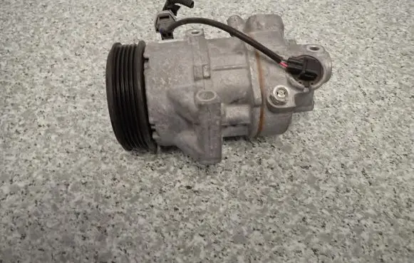 Mitsubishi Colt Air conditioning (A/C) compressor (pump)