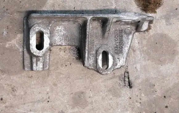 Volkswagen Sharan Engine mounting bracket 7m3198600a